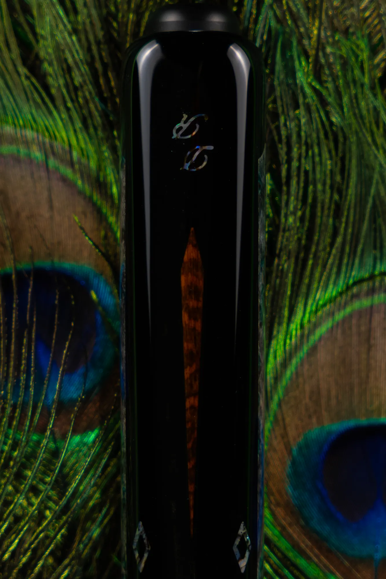 S-17 cue close-up