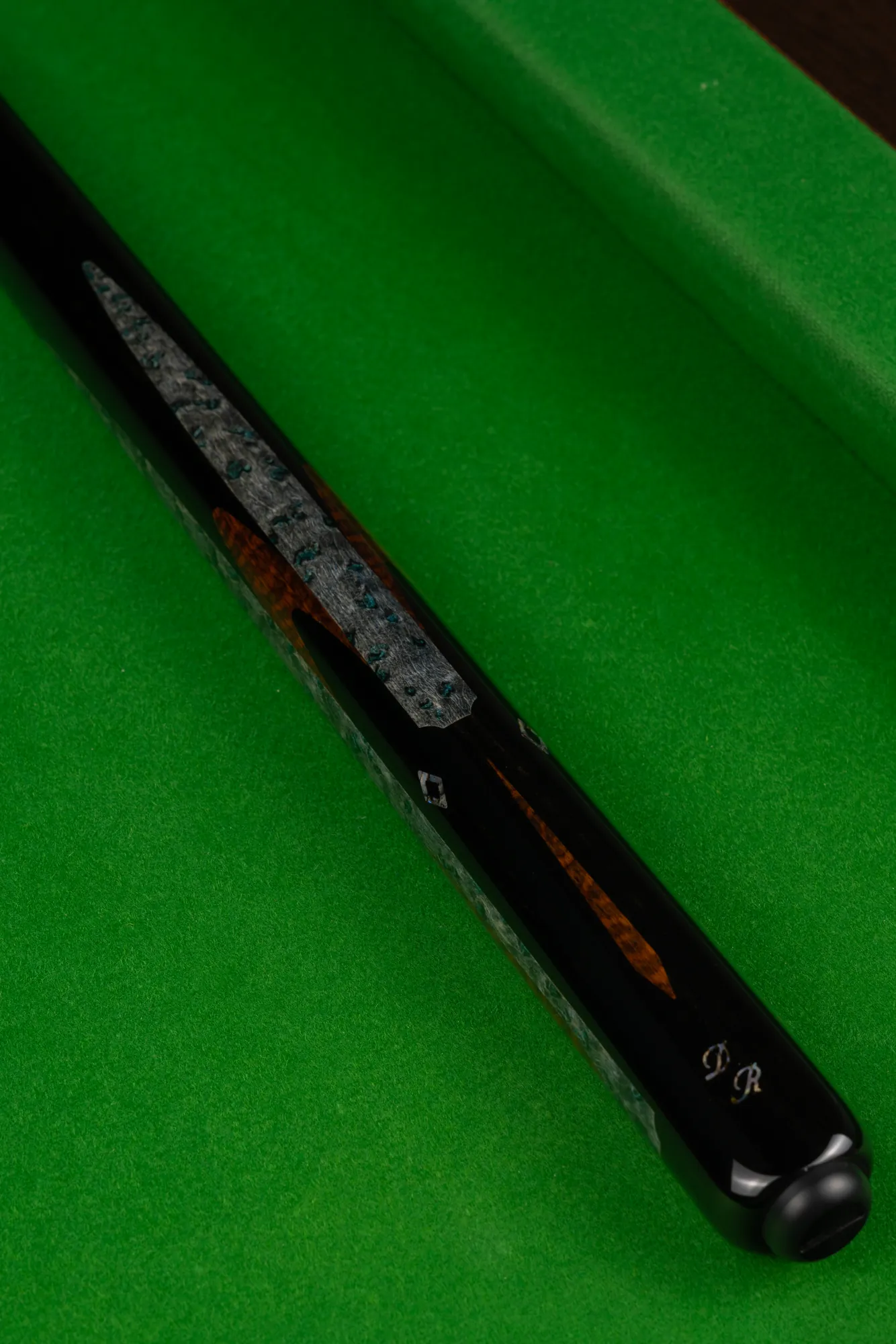 S-17 cue craftsmanship detail