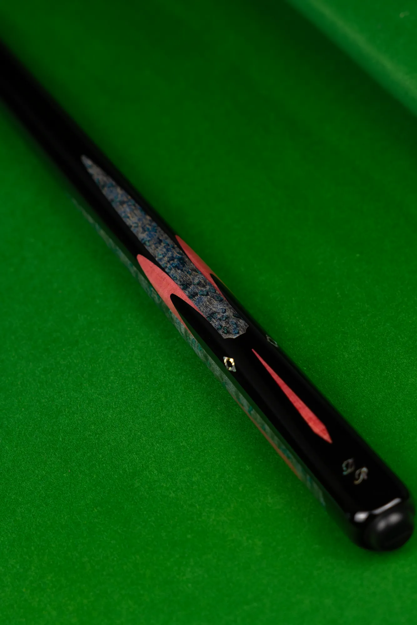 S-17b cue craftsmanship detail