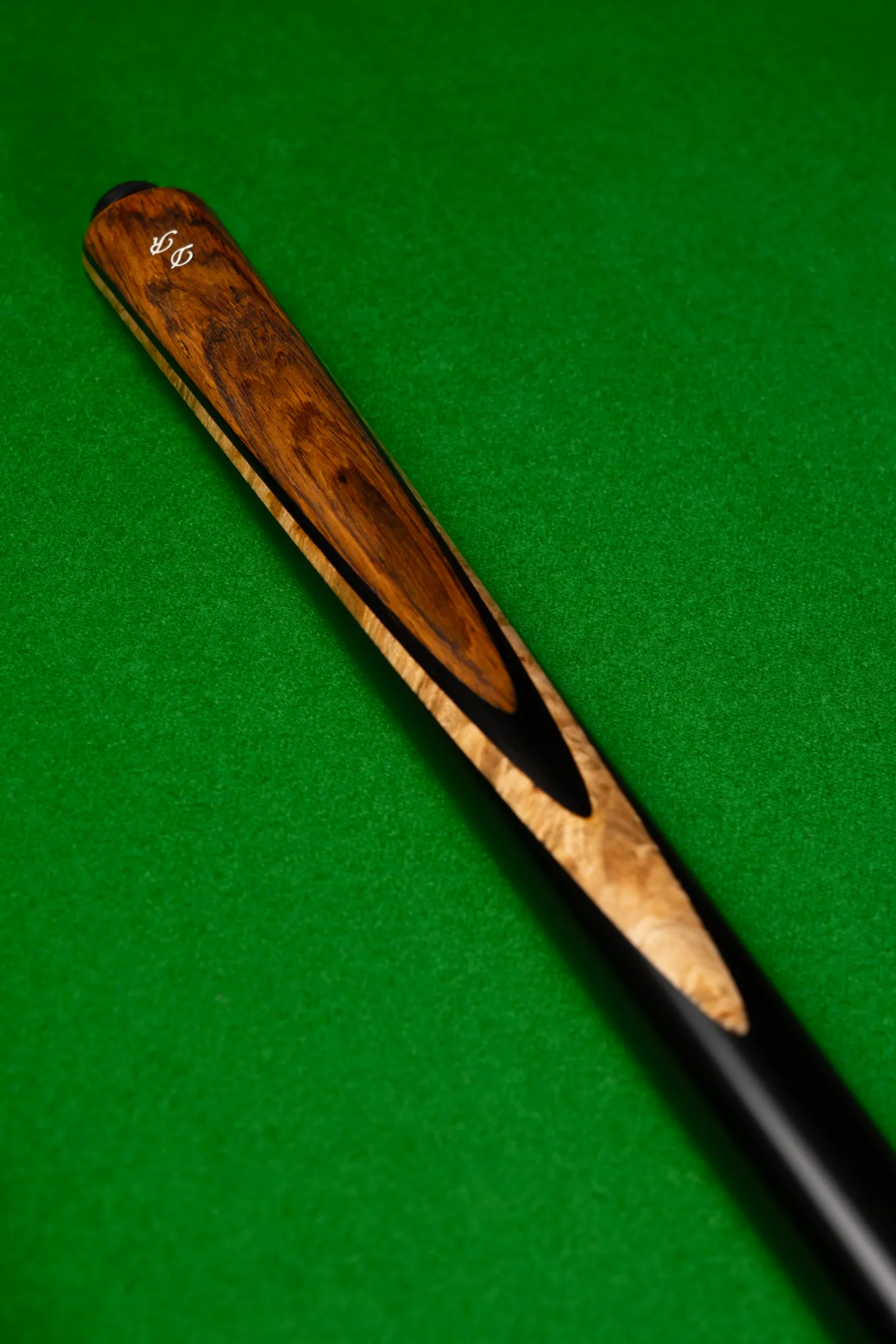 S-8 cue close-up